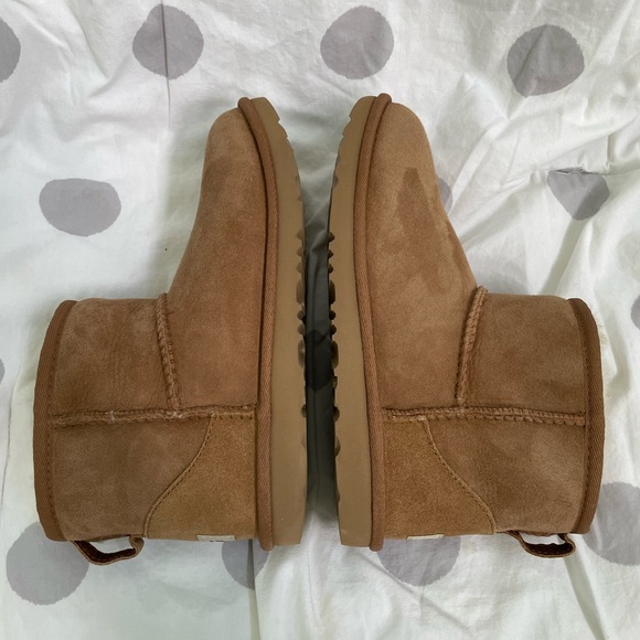UGG Australia Classic Mini II boots chestnut child size 5 fits woman’s size 7 - Picture 12 of 12